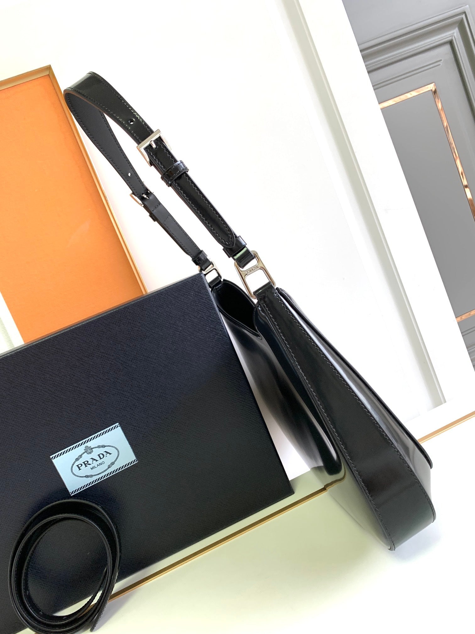 CLEO 30 أسود BRUSHED جلد حقيبة كتف