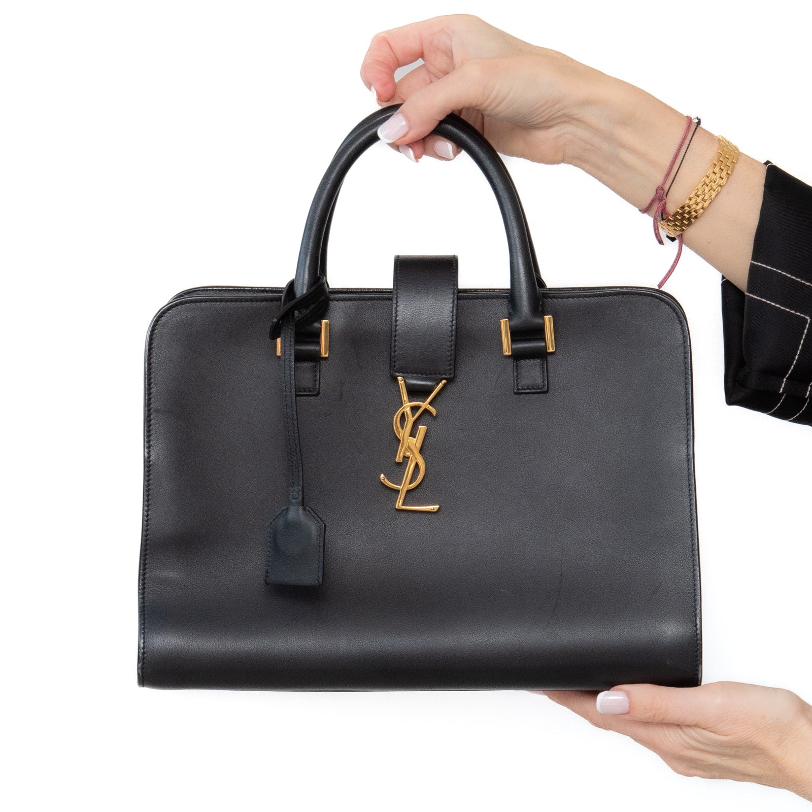 حقيبة كاباس أسود من جلد العجل من سان لوران